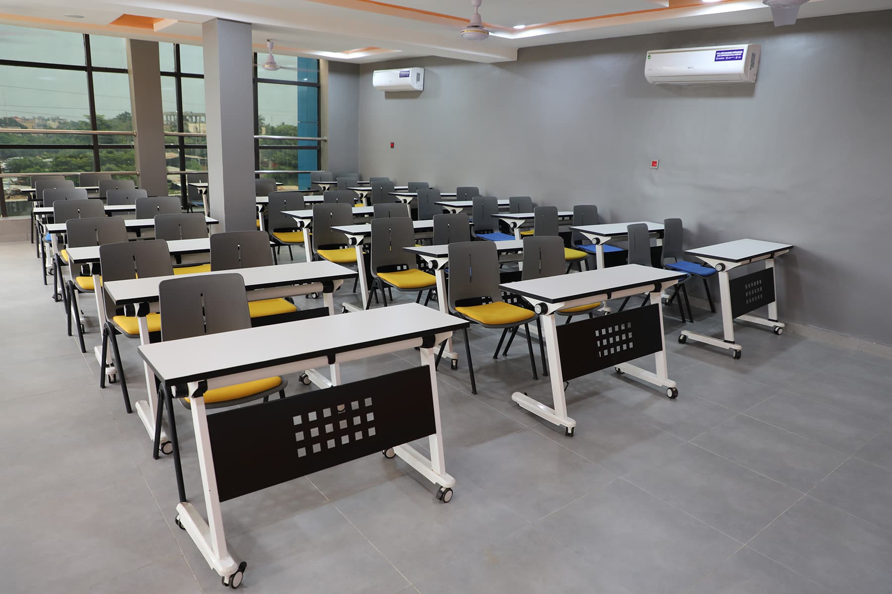 Salle de cours au campus de Bamako